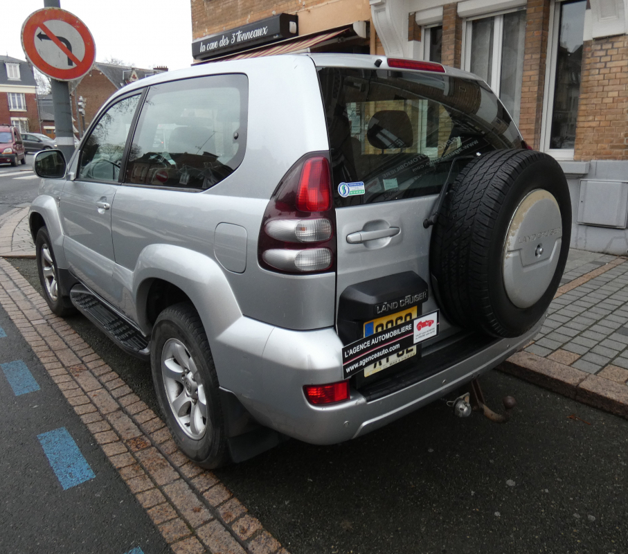 Toyota Land Cruiser — 13